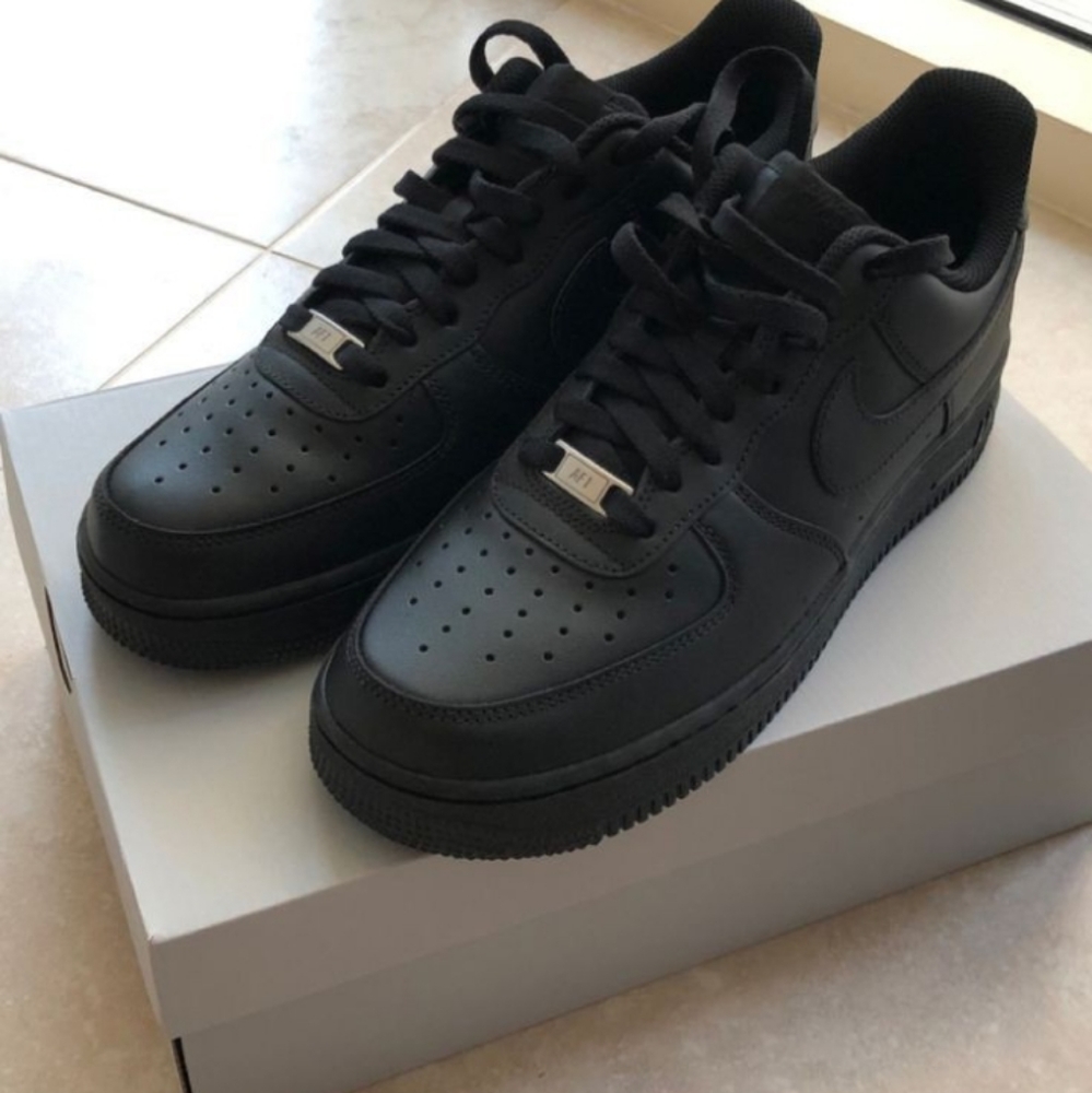8.5 black af1s -send offers